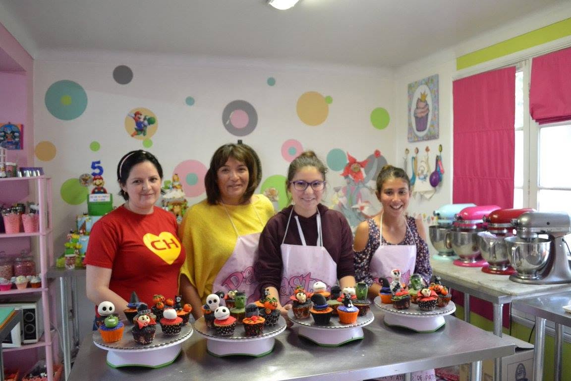 Clase presencial de decoración de Cupcakes Halloween en fondant 100% práctica - Imagen 12