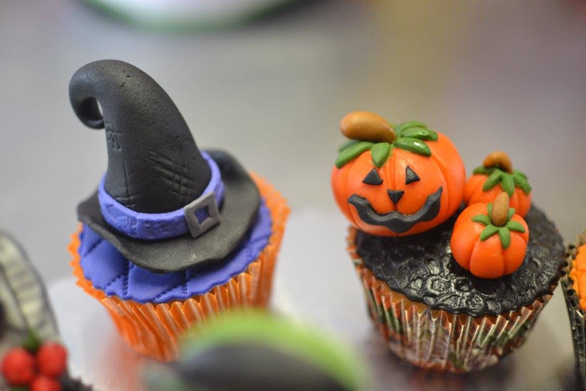 Clase presencial de decoración de Cupcakes Halloween en fondant 100% práctica - Imagen 9