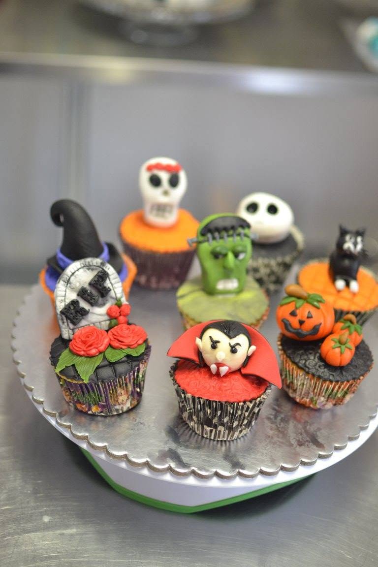 Clase presencial de decoración de Cupcakes Halloween en fondant 100% práctica - Imagen 11